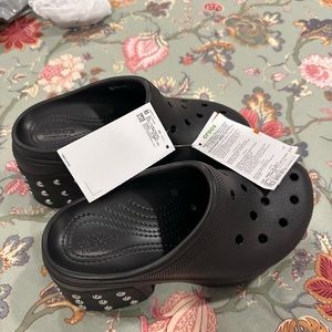 Siren crocs black size W-7 and  M-5